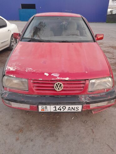 Volkswagen Vento: 1993 г., 1.8 л, Механика, Бензин