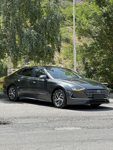 срочно срочно продам машину: Hyundai Sonata: 2021 г., 2 л, Автоматические, Гибрид, Седан