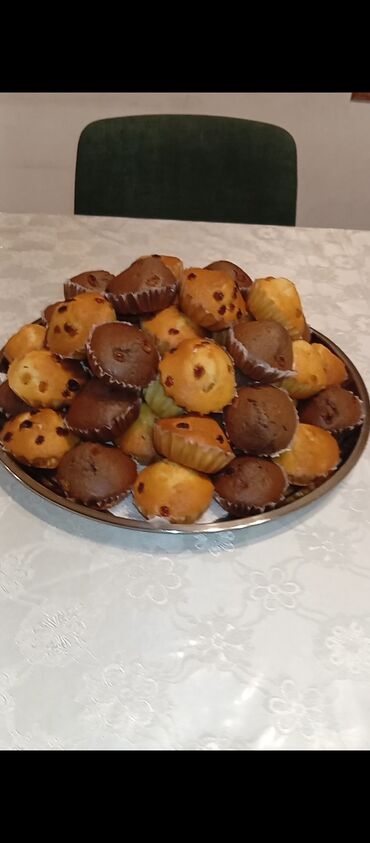 Мясная и рыбная продукция: Sifarişlə kekslər bişirirəm. təmiz və səliqəli şəkildə. bir dənəsi 50