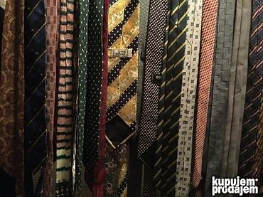 Kape i aksesoari: VERSACE, DAKS London Yves Saint Laurent Christian Dior Burberry — 5