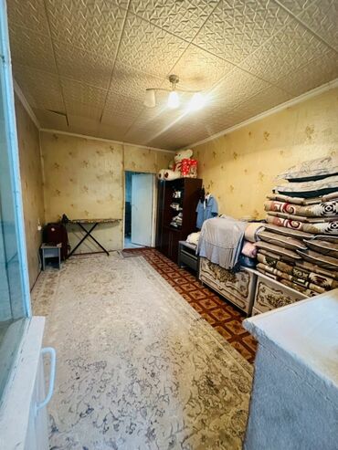 квартира частном доме: 1 комната, 21 м², Общежитие и гостиничного типа, 3 этаж, Старый ремонт