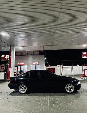 Унаа: BMW 5 series: 2002 г., 2.5 л, Кол менен иштөөчү, Бензин, Седан — 3