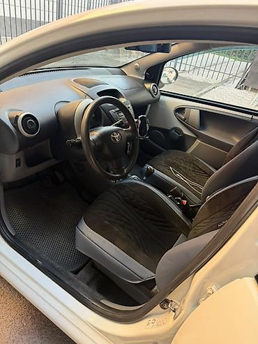 малолитражка авто 1л обьем куб: Toyota Aygo: 2011 г., 1 л, Робот, Бензин — 9