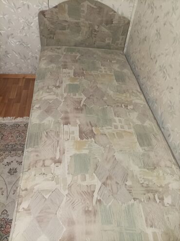 одна спальня кровать: Односпальная кровать, С мягким изголовьем, длина - 200 см