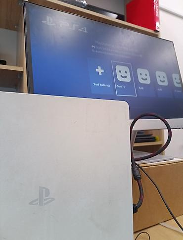 ps3 süper slim: Sony PlayStation 4 Slim (ağ rəng) oyun konsolu, bütün kabellər — 2