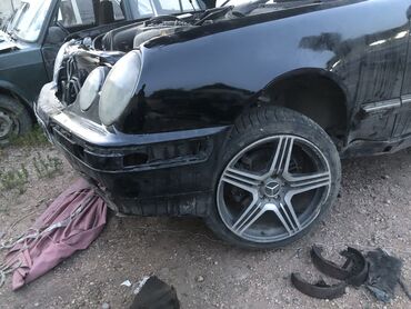 Другие детали кузова: Ассалоом алейкум жаамат w210 чачылып жатат жылы 2000 мотор каробка