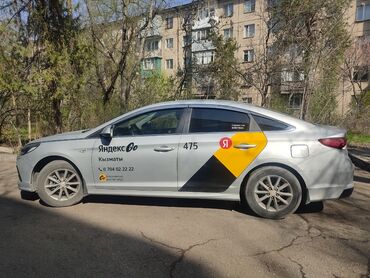 Легковой транспорт: Сдаю в аренду: Легковое авто, Под такси