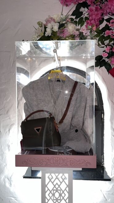 Xonça: Barbie xonça dəsti satılır. Dəstə 15 ədəd xonça daxildir. İdeal — 12