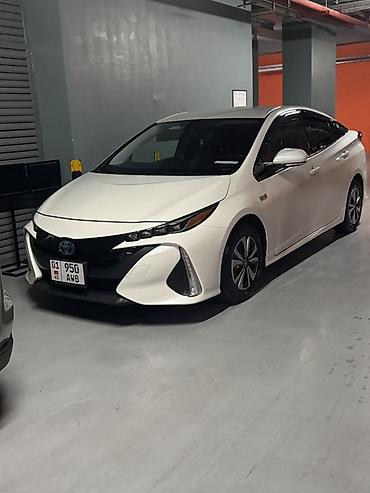приус прайм: Toyota Prius: 2018 г., Гибрид, Седан — 4