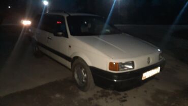 Volkswagen: Volkswagen Passat Variant: 1993 г., 1.8 л, Механика, Бензин, Универсал