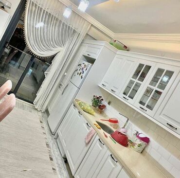 Sifarişlə mətbəx mebeli: Sifarişlə mətbəx dəsti, Özü çəkən petlələr, Mat laminat, Kredit var, Pulsuz çatdırılma, Rayonlara çatdırılma — 12