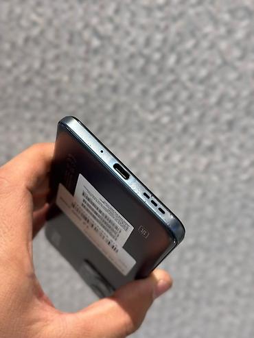 honor v3: Poco X5 5G, Б/у, 256 ГБ, цвет - Черный, В рассрочку, 2 SIM — 5
