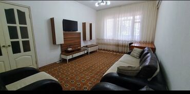 молодой гвардия: 3 комнаты, 66 м², 105 серия, 2 этаж, Старый ремонт