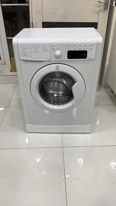 Paltaryuyan maşınlar: Paltaryuyan maşın Indesit, 5 kq