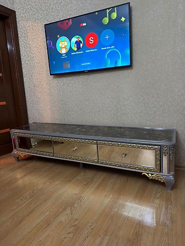 mebel islenmis: Türkiyə istehsalı. 
Jurnalnı
Tvstend ( arxalığı da var) — 2