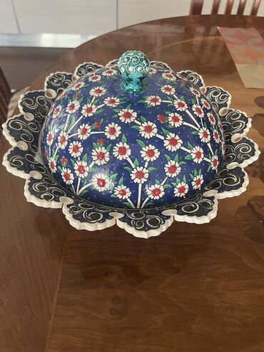 декоративные вазы: Ваза керамическая с крышкой, ручная работа из Турции. В идеальном