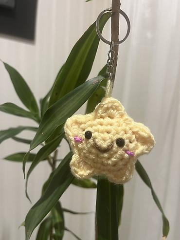 dini hediyyeler: Amigurumi ulduz açarlıq - Material: yumşaq akril sapla əl ilə — 1