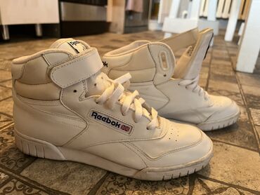 современная мужская одежда фото: Мужские кроссовки, 40.5, Reebok, Б/у, цвет - Белый, Самовывоз