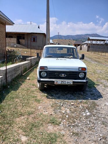 зимние шины на ниву 21214: ВАЗ (ЛАДА) 4x4 Нива: 2008 г., 1.7 л, Механика, Бензин, Внедорожник