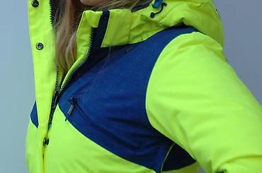 pull and bear jakne: Ženska jakna u neon žutoj i tamnoplavoj boji, dizajnirana za udobnost — 3
