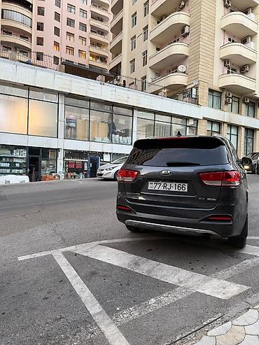 Kia: Kia Sorento EX AWD – tünd boz rəngli 5 nəfərlik krossover - — 3
