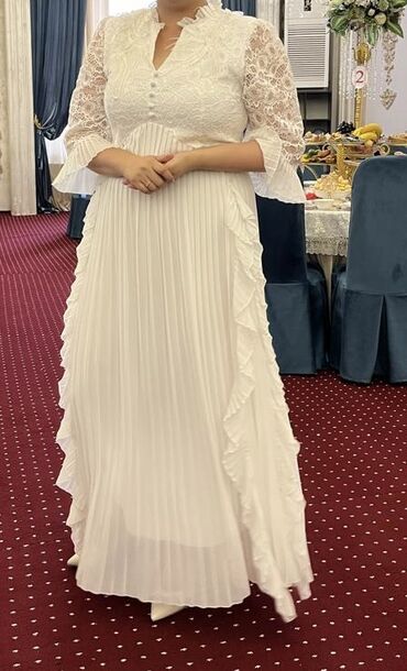 кружевное свадебное платье: Нарядный комплект: белое платье макси и короткая шубка 1) Платье -