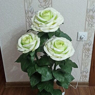 мелочи для дома: Розы в кашпо . подарок к любому празднику . сделаны с изолона