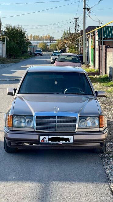 Mercedes-Benz: Mercedes-Benz E-Class: 1992 г., 2.2 л, Механика, Бензин, Седан