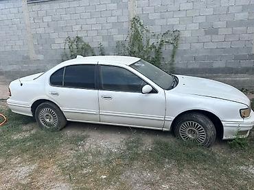 сефия: Nissan Altima: 1995 г., Седан — 3