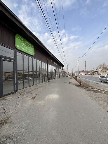 Продажа помещений свободного назначения: Продаётся коммерческое помещение 905 кв.м. (10 соток) Сокулук центр, у — 18