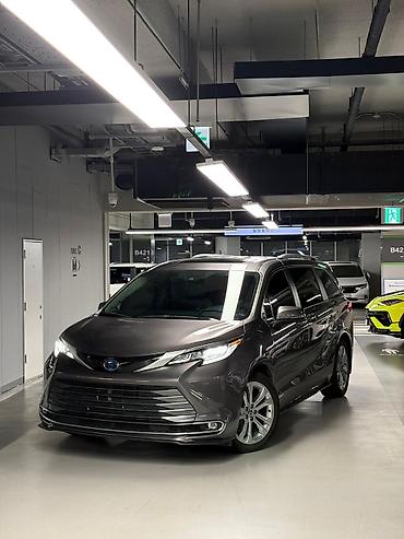 Toyota: Toyota Sienna: 2021 г., 2.5 л, Вариатор, Гибрид, Минивэн — 3
