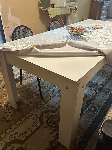 Stol – açılan model - Rəng: ağ - Mexanizm: açılıb-büzülən (qonaq sayı