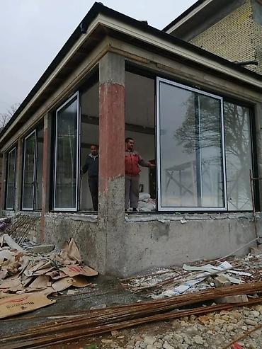 Digər biznes avadanlığı: YANA SİYİRMƏLİ PLASTİK-ŞÜŞƏ-ALÜMİNİUM qapı ve pəncərələr — 11