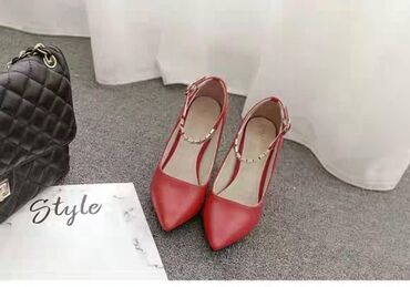 женские туфли с ремешком: Туфли Basconi, 35.5, цвет - Красный