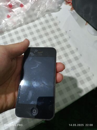 apple 4s 16gb: IPhone 4, Б/у, < 16 ГБ, Зарядное устройство