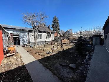 Продажа коттеджей и домов: Продаётся капитальный дом с большим крытым двором-навесом и гаражными — 5