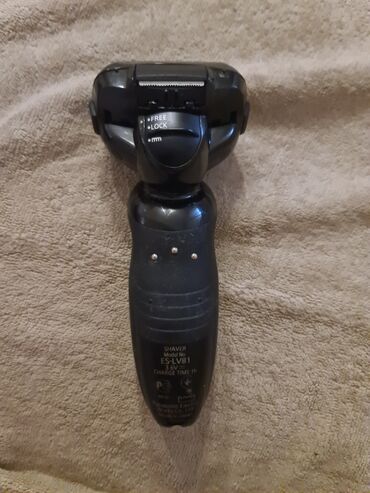 Električni brijači: Panasonic električni brijač ES‑LV81 Wet/Dry sa stanicom za čišćenje i — 9