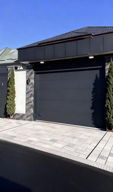 Секционные ворота: Автоматические, Alutech, Для гаража, Для частного дома, Для контейнера, Бронированные, В рассрочку, Новый, Бесплатная установка — 24