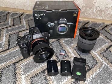 Фотоаппараты: Срочно продается Sony a7 iii 2 объектив 2 батарейка флешка 64 гб 50