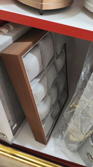 Məktəb çantaları: 6 ededli dəri saat.qâblari 35 AZN.qehveyi dördbucaqli 50 azn. 10 — 8