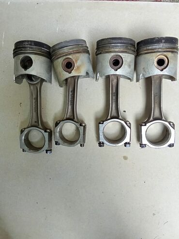 Sbor motorlar və silindr başlıqları: ISUZU dizel mühərriki üçün komple silindr başlığı və əlavə hissələr - — 31