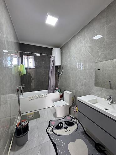 Продажа коттеджей и домов: 6 комнат и более, 270 м², 5 соток, Бишкек, Собственник — 13