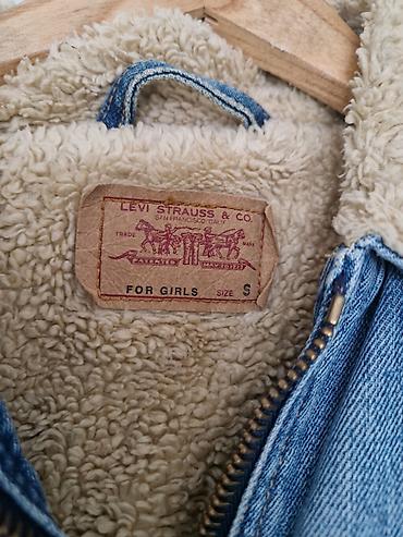 ps teksas jakne: Levi’s džins jakna sa postavom od veštačkog krzna (sherpa) - Model — 2