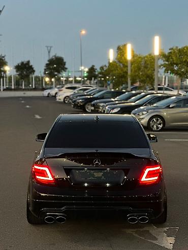 cls 63 amg: Mercedes-Benz C-Class: 1.8 l | 2012 il Sedan — 5