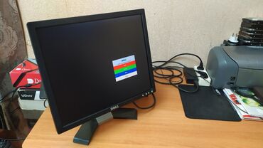 komputer dell: Dell LCD Color Monitor Model: E177FPc 17-düym ekrandır Əla işləyir