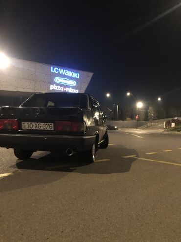 VAZ (LADA): Model: Sedanik kuzovlu kompakt sedan Rəng: Qara Qapı sayı: 4 Oturacaq — 4