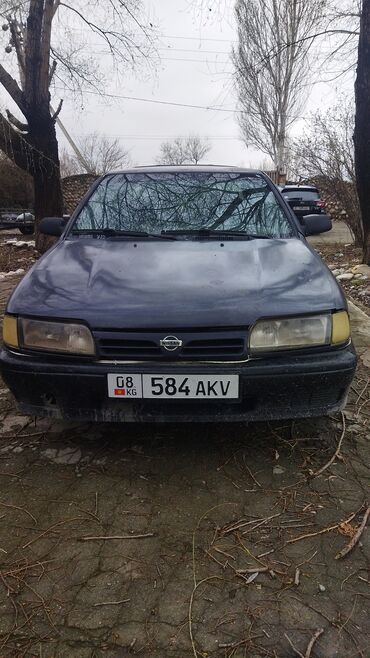 Nissan: Nissan Primera: 1990 г., 1.6 л, Механика, Бензин, Седан