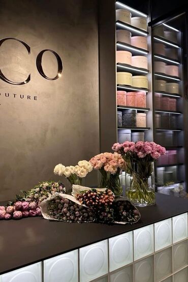 помещение для кофейни: Ищу помещение под цветочный магазин от 30м2 до 60м2