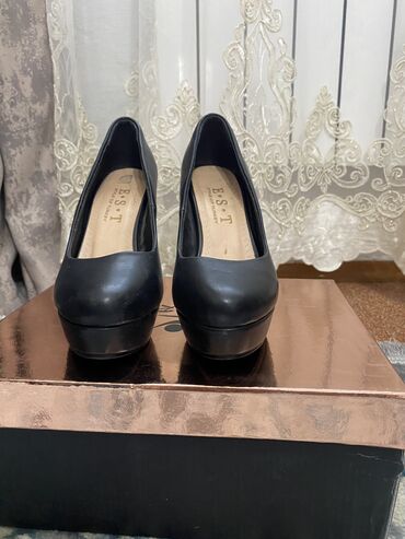 Женская обувь: Туфли 34.5, цвет - Черный