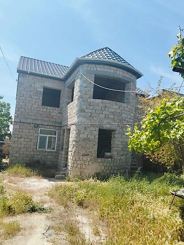 ev ucuz: Ünvan: Binə südçülük savxozu Satılır: iki mərtəbəli yarımçıq tikili — 1